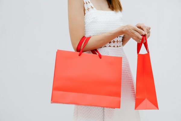 Les serre-têtes colorés pour femmes : style et confort assurés